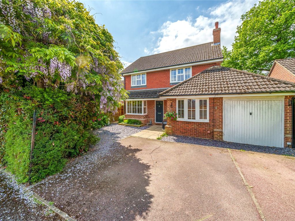 4 bed detached house for sale in Wilson Drive, Ottershaw KT16 Zoopla