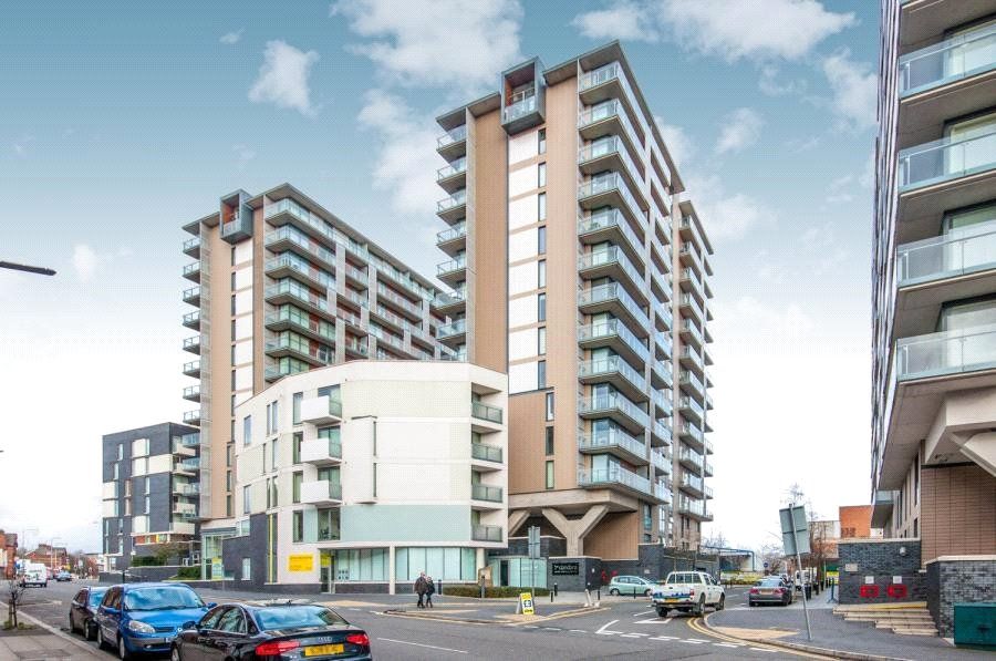 2 bed flat for sale in Spectrum, Block 5 Blackfriars Road, Salford