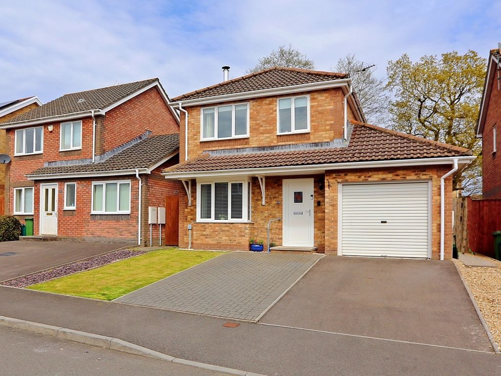 3 bed detached house for sale in Cae Garw, Llantwit Fardre, Pontypridd