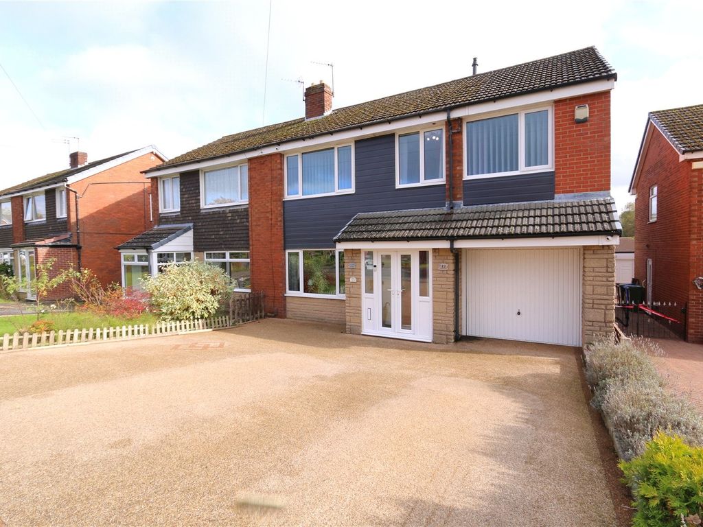 6 bed semidetached house for sale in Weston Drive, Denton, Manchester