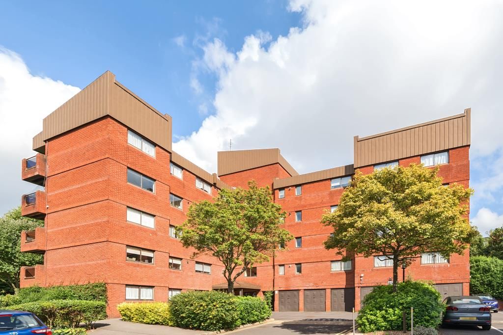 2 bed flat for sale in Spencer Close, Finchley N3, £600,000 Zoopla