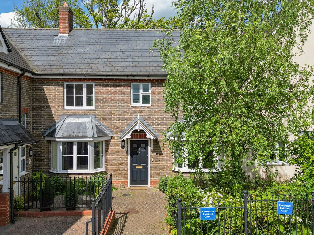 3 bed terraced house for sale in Norris Close, Hawkhurst, Cranbrook