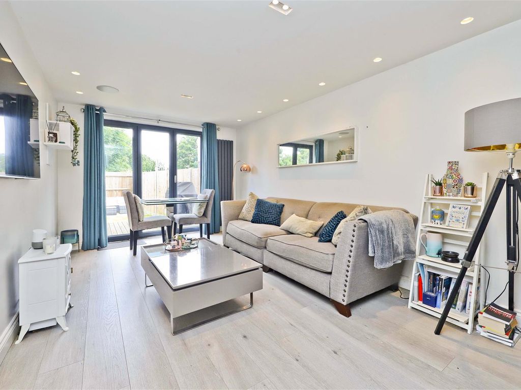 1 bed for sale in Fore Street, Eastcote, Pinner HA5, £