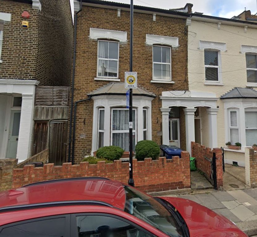 3 bed flat to rent in Goldsmith Road, Acton, London W3 Zoopla