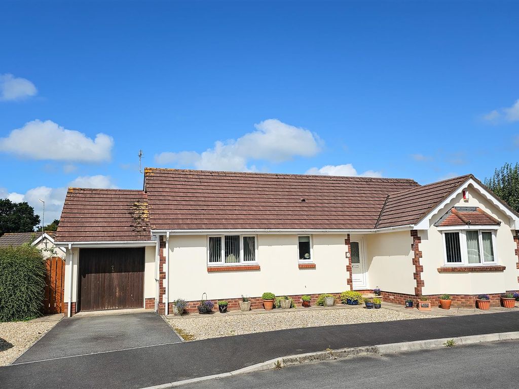 2 bed detached bungalow for sale in Rooks Close, Roundswell, Barnstaple