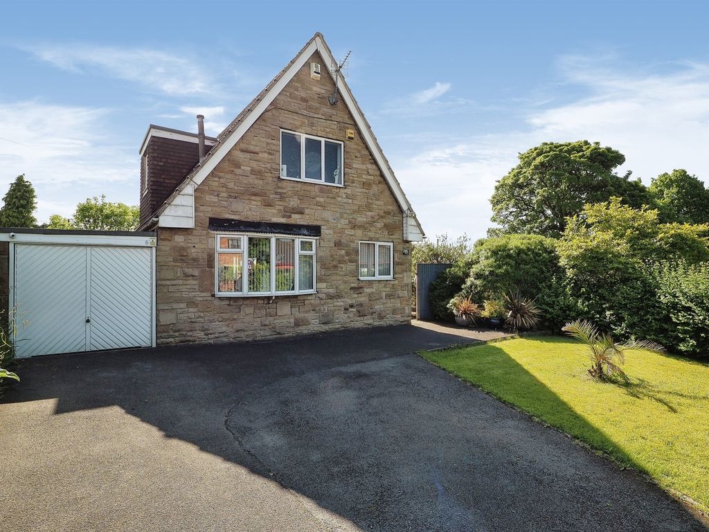 3 bed detached house for sale in Oakwood Road, Royston, Barnsley S71