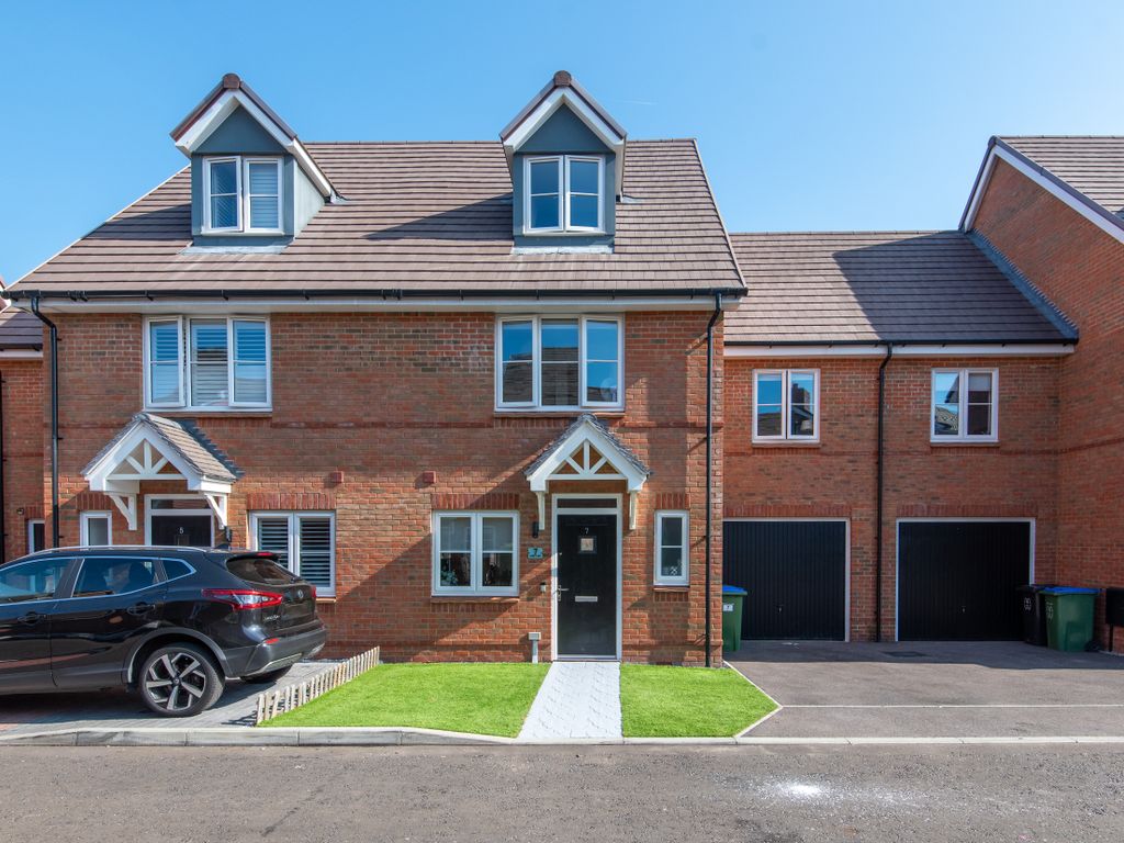 4 bed terraced house for sale in Sage Place, Angmering, Littlehampton