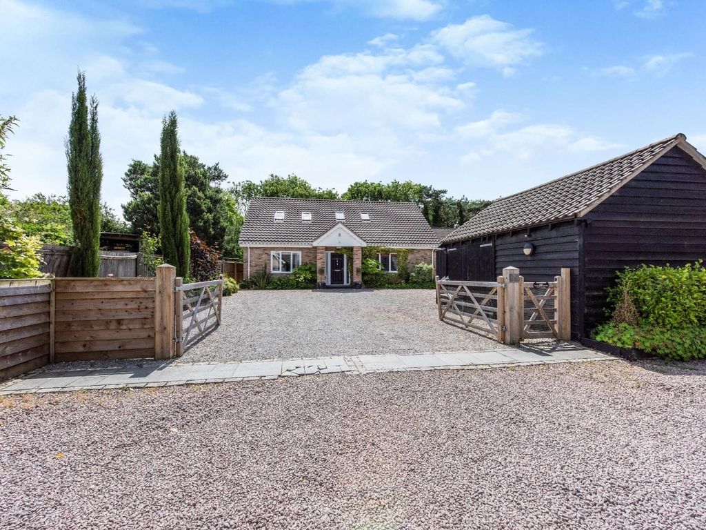 5 bed detached house for sale in Millers Rise, Lakenheath, Brandon IP27