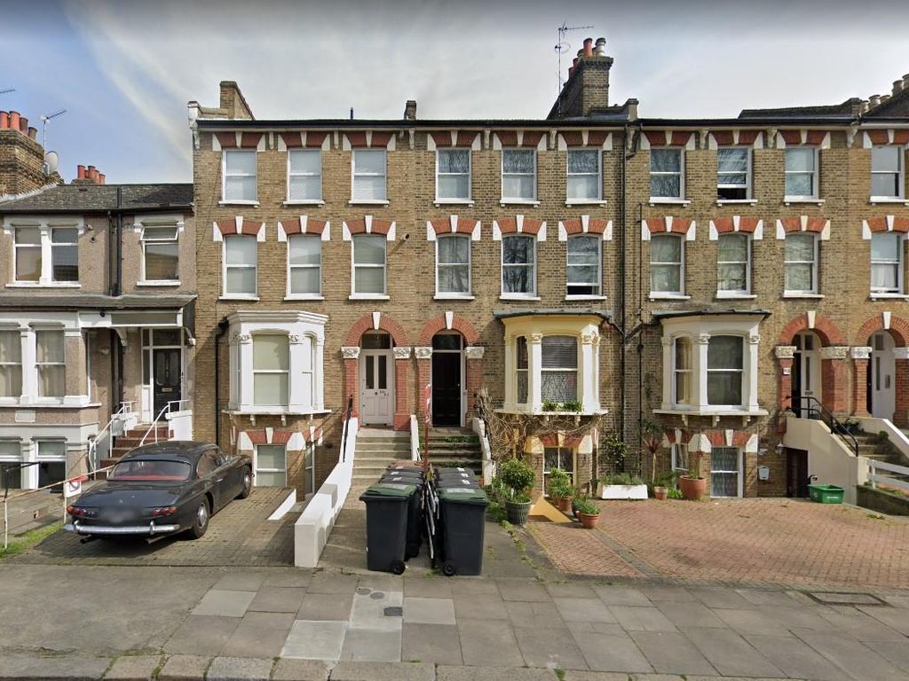 1 bed flat to rent in Devonshire Road, Forest Hill, London SE23, £1,350