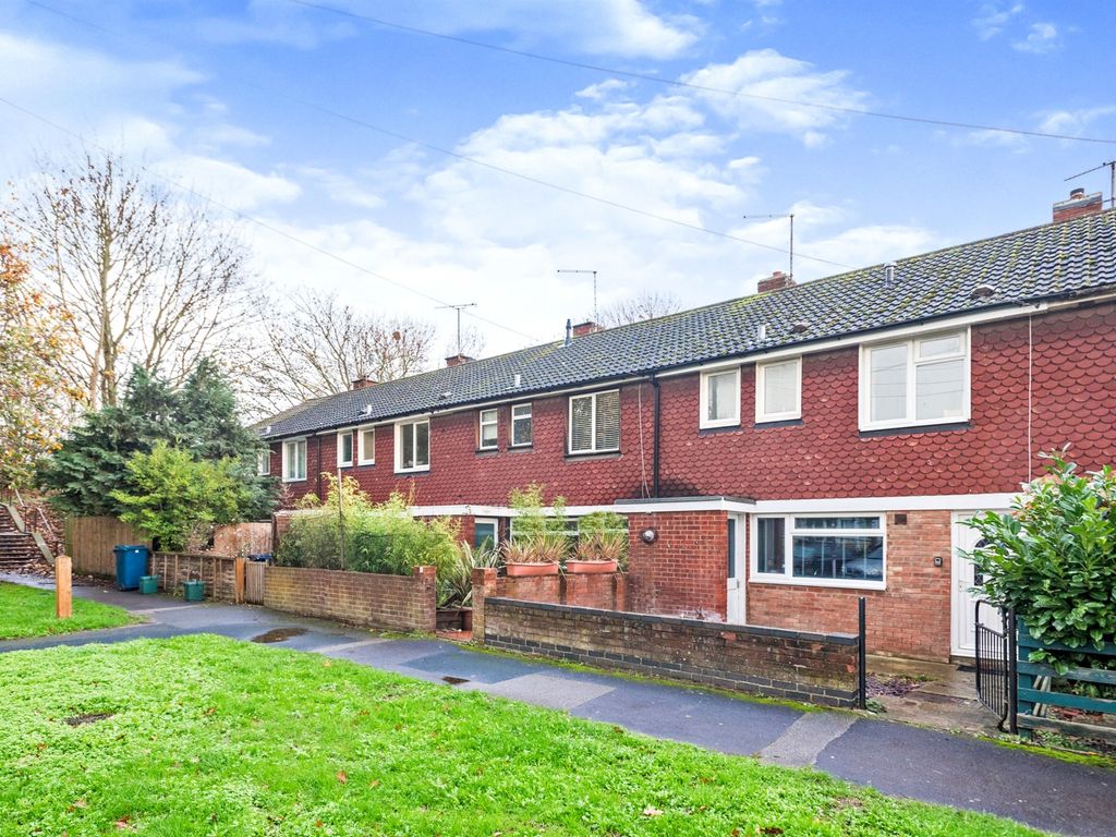 3 bed terraced house for sale in Close, Littlemore, Oxford OX4
