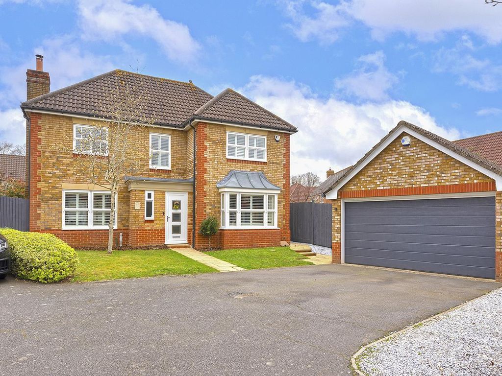 4 bed detached house for sale in Mitchell Road, Kings Hill ME19, £