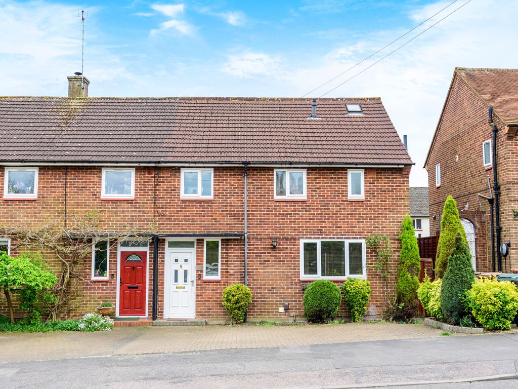 4 bed semidetached house for sale in Oxhey Drive, Watford