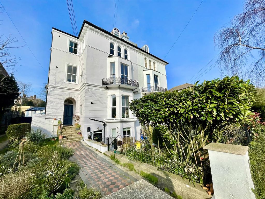1 bed flat for sale in Pevensey Road, St. LeonardsOnSea TN38, £