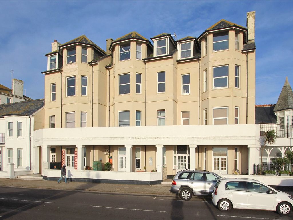 2 bed flat to rent in Claydon Court, Worthing, West Sussex BN11 Zoopla