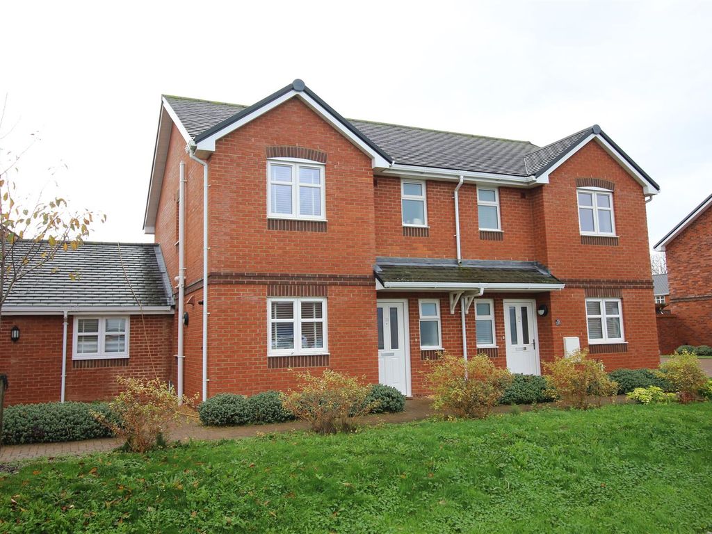 4 bed semidetached house for sale in Gore Road, New Milton BH25 Zoopla