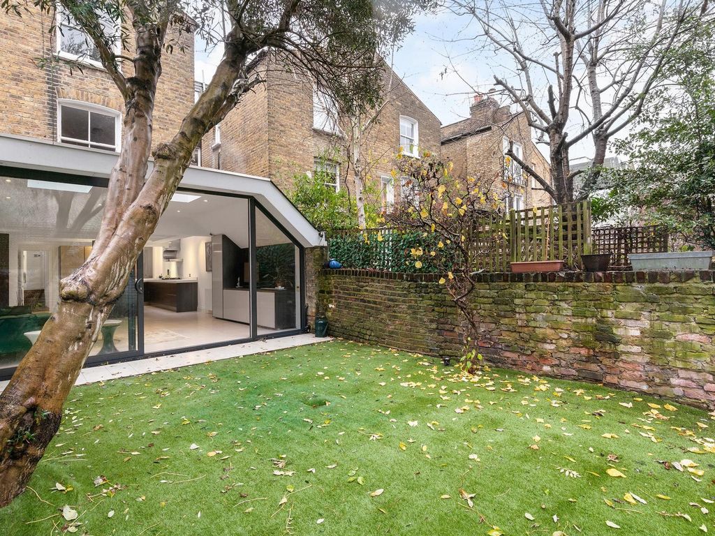 5 bed terraced house for sale in Wandsworth Bridge Road, London SW6, £