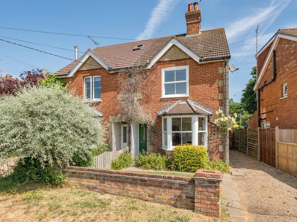 3 bed semidetached house for sale in Woodside Road, Chiddingfold