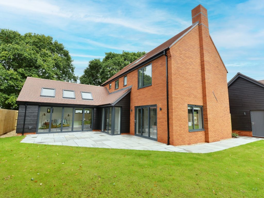 New home, 4 bed detached house for sale in Woodhouse Gardens, New Milton BH25 Zoopla