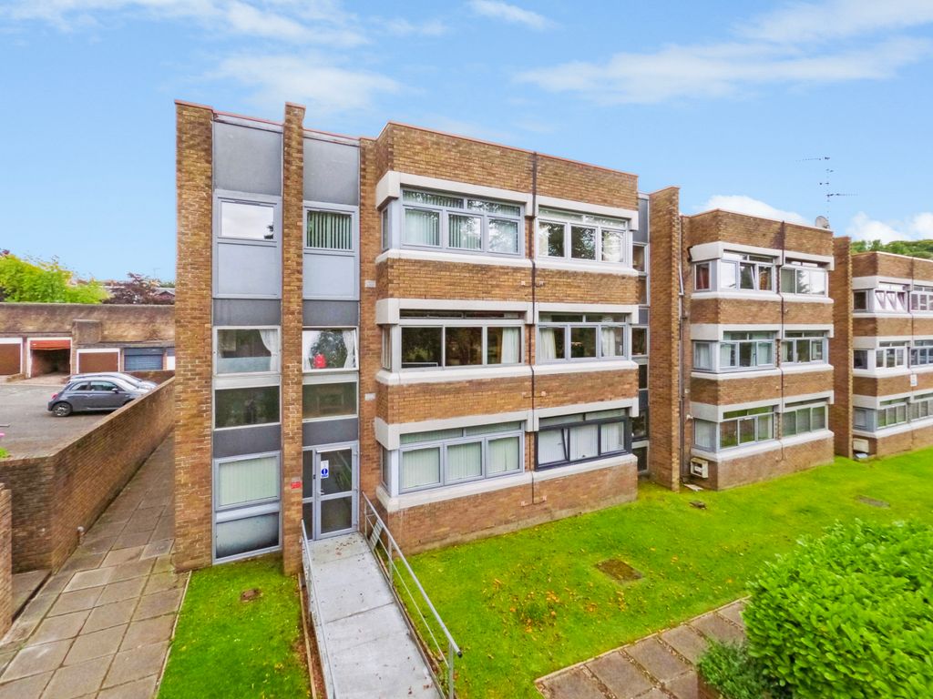 1 bed flat for sale in Lethington Place, Shawlands, Glasgow G41, £