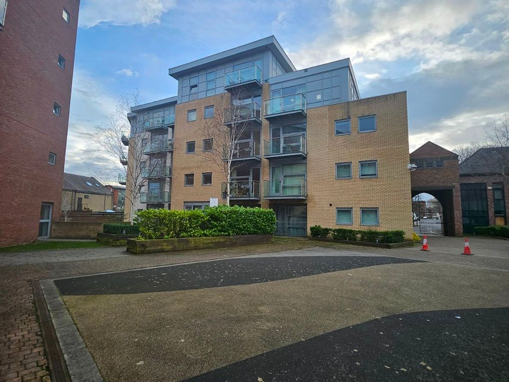 2 bed flat to rent in Lime Square, City Road, Newcastle Upon Tyne NE1