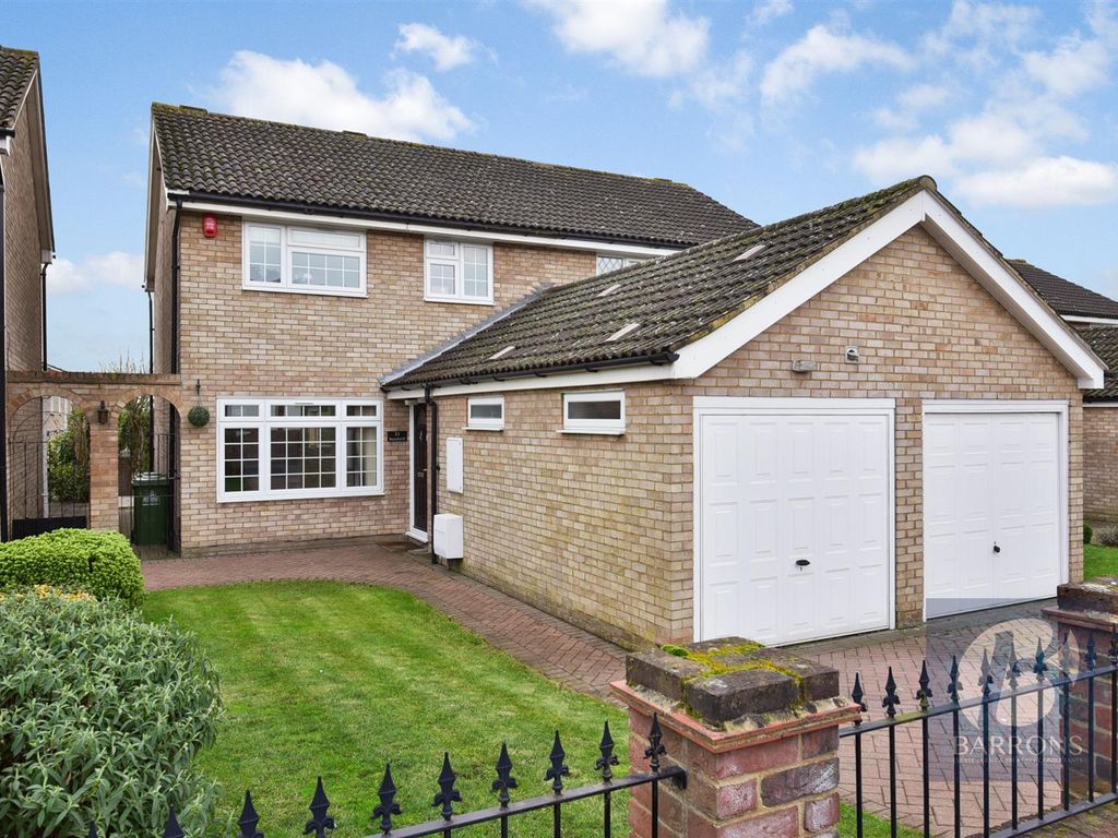 4 bed semidetached house for sale in Roundcroft, Cheshunt, Waltham