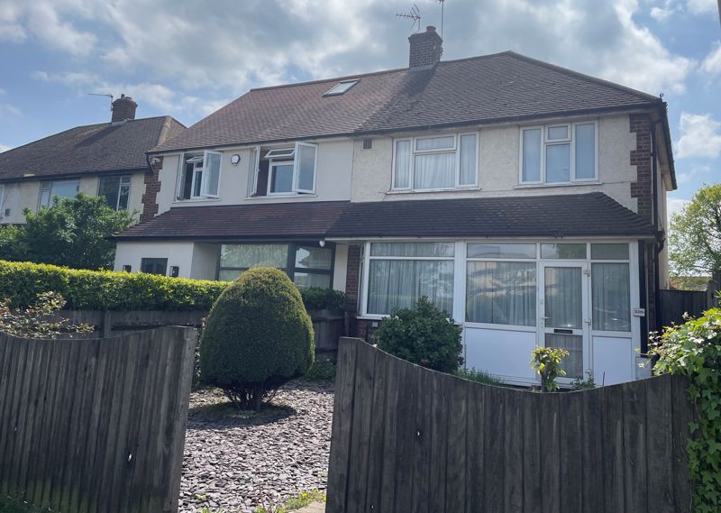 3 bed semidetached house for sale in Hook Rise South, Tolworth