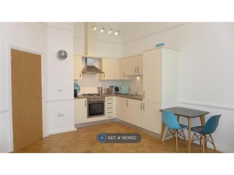 1 bed flat to rent in Lowbridge Walk, Bilston WV14, £635 pcm Zoopla