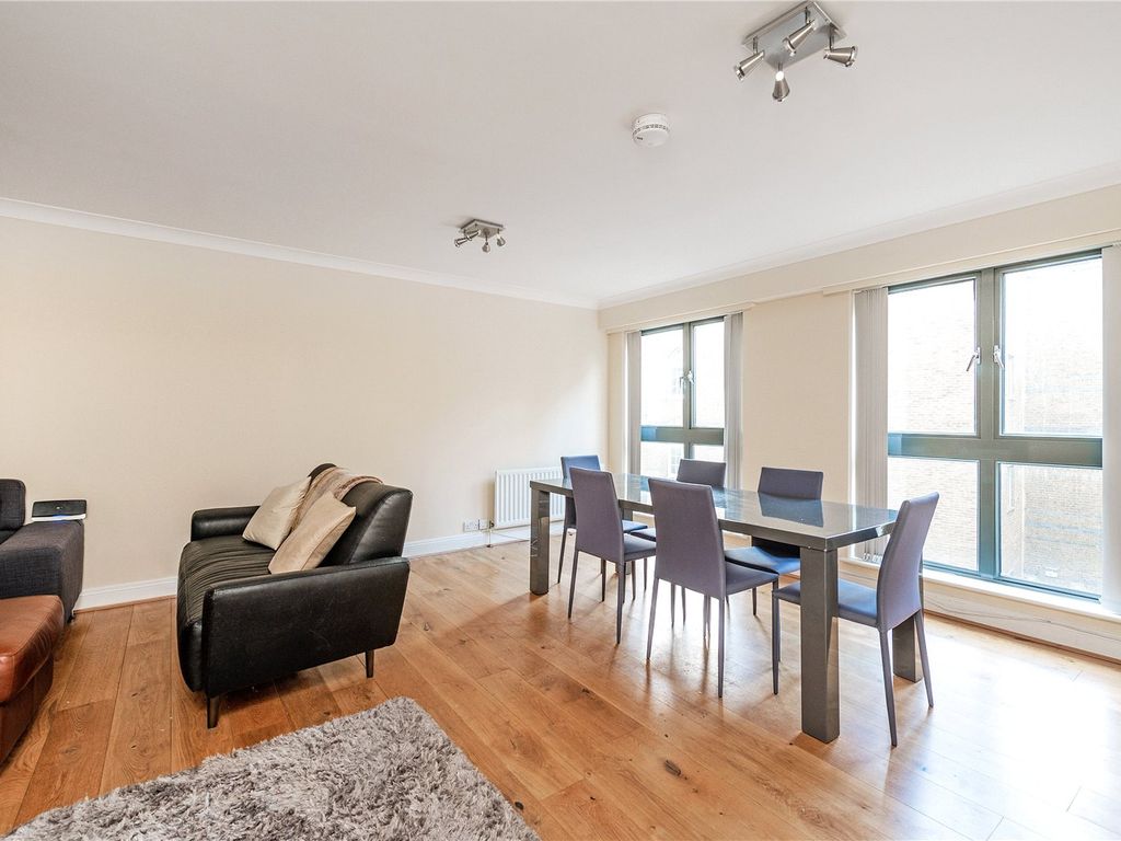 3 bed flat to rent in Vauxhall Bridge Road, Victoria SW1V, £3,750 pcm