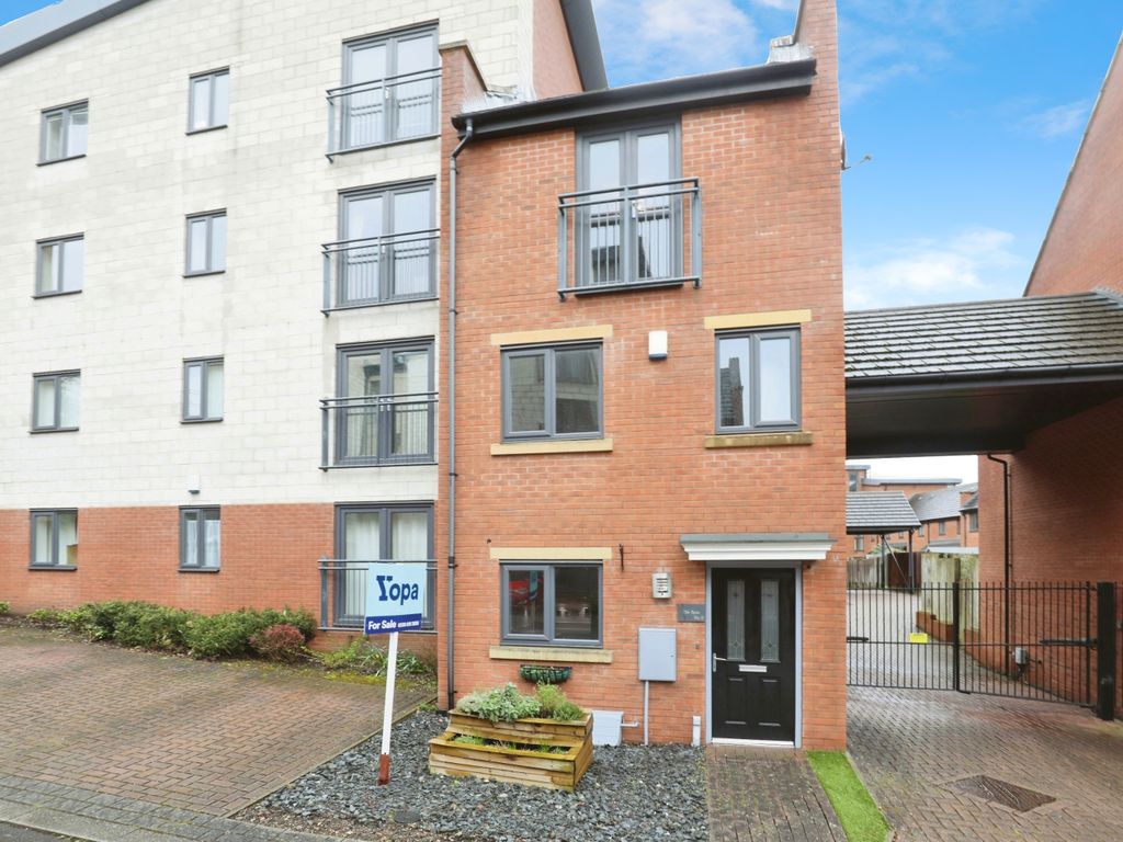 3 bed town house for sale in Caldon Quay, Hanley, StokeOnTrent ST1, £