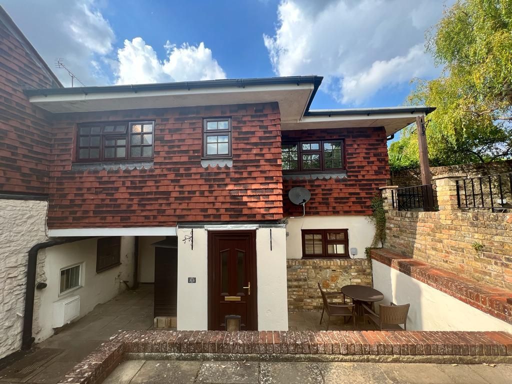 1 bed semidetached house to rent in London Road, Riverhead, Sevenoaks