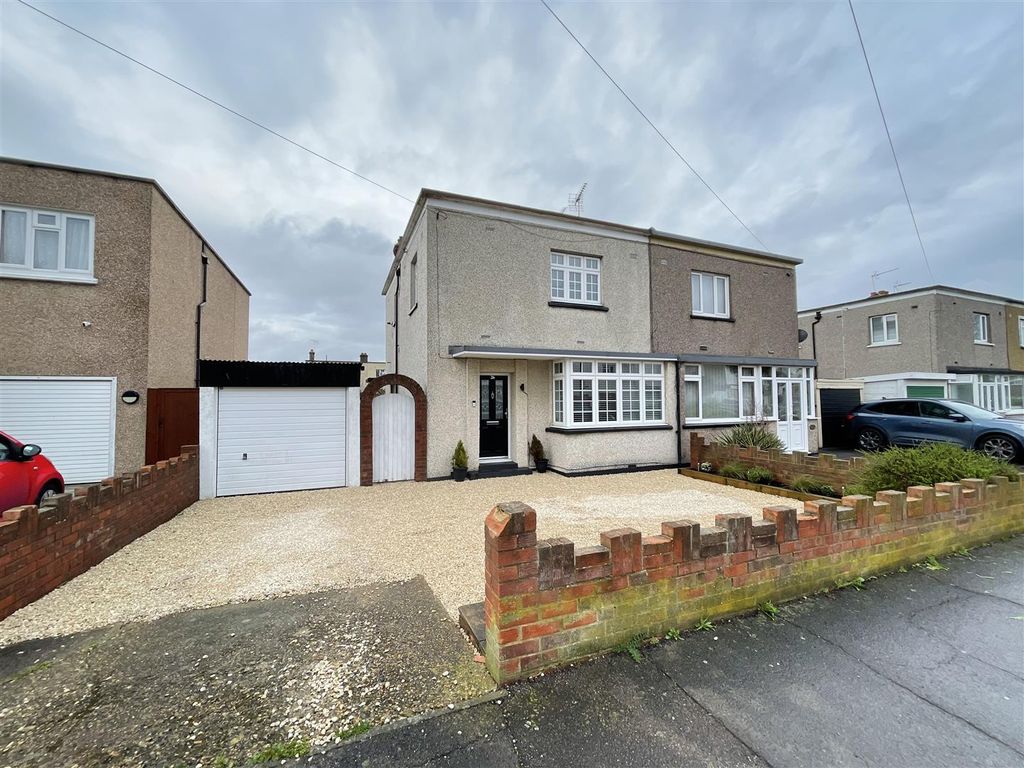 3 bed semidetached house for sale in Thomas Bata Avenue, East Tilbury