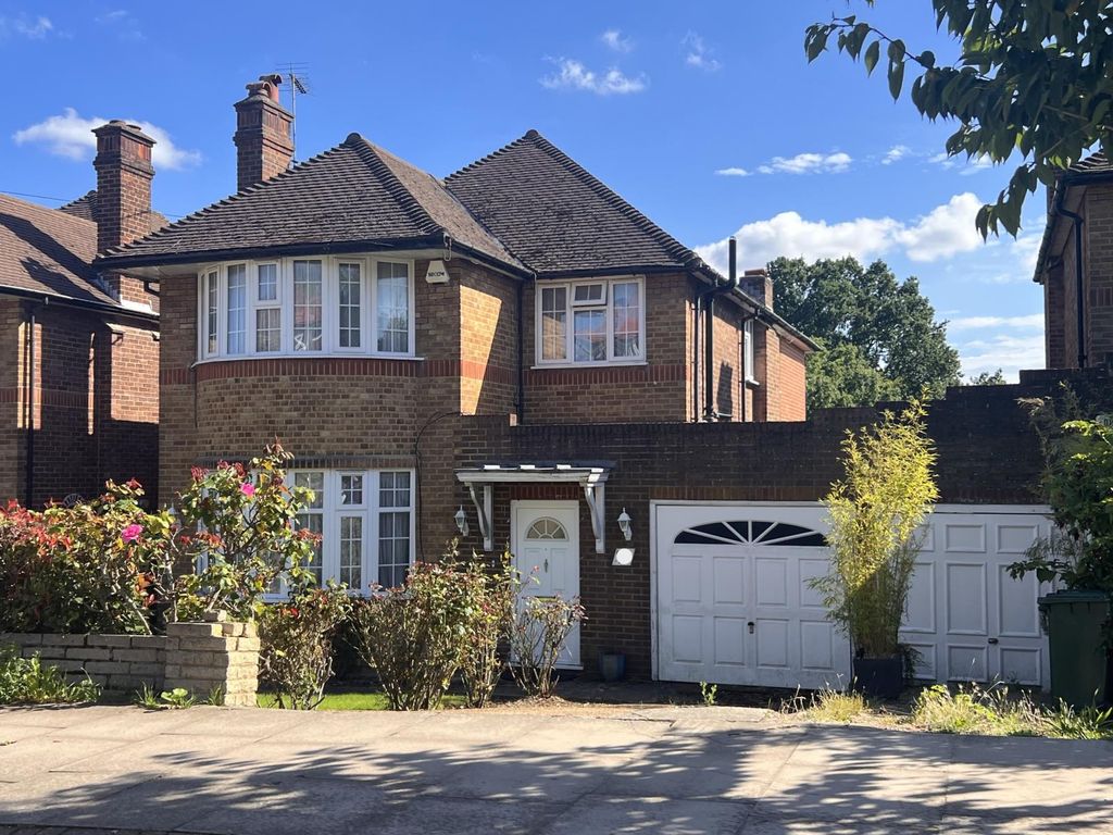 4 bed detached house for sale in Northiam, Woodside Park, London N12, £1,450,000 Zoopla