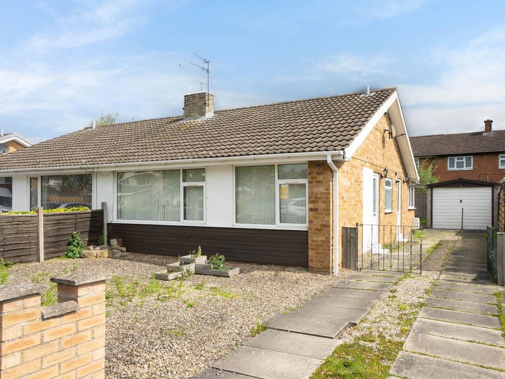 2 bed semidetached bungalow for sale in Tedder Road, York YO24