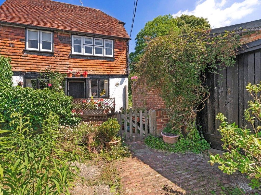 2 bed country house for sale in High Street, Wadhurst, East Sussex TN5