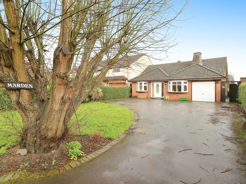 2 bed detached bungalow for sale in Bursnips Road, Essington
