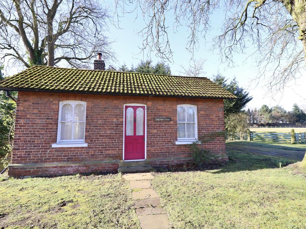3 bed cottage to rent in New Court, Towthorpe Road, Haxby, York
