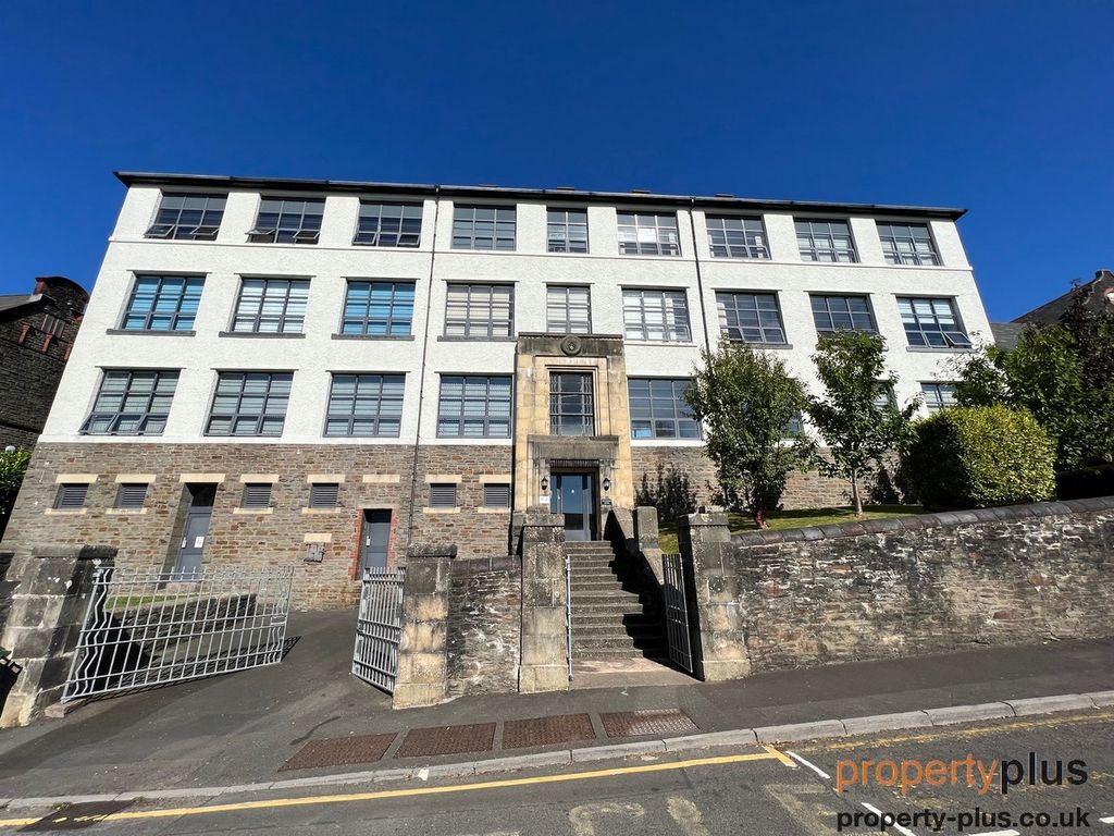 2 bed flat for sale in Tyfica Road Graigwen , Pontypridd CF37 Zoopla