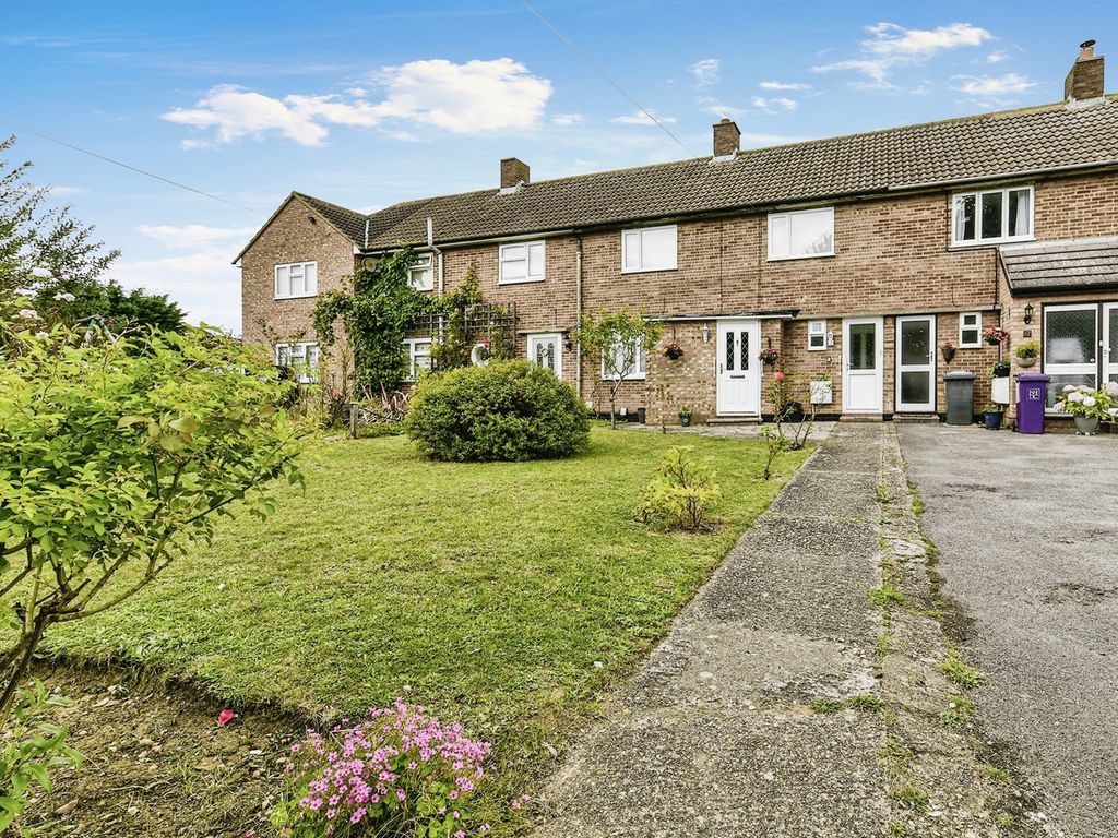 3 bed terraced house for sale in Crossleys, Letchworth Garden City SG6