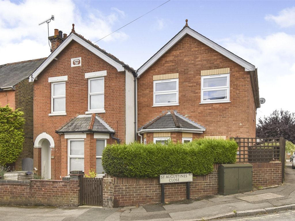 3 bed semidetached house for sale in Holly Road, Aldershot, Hampshire