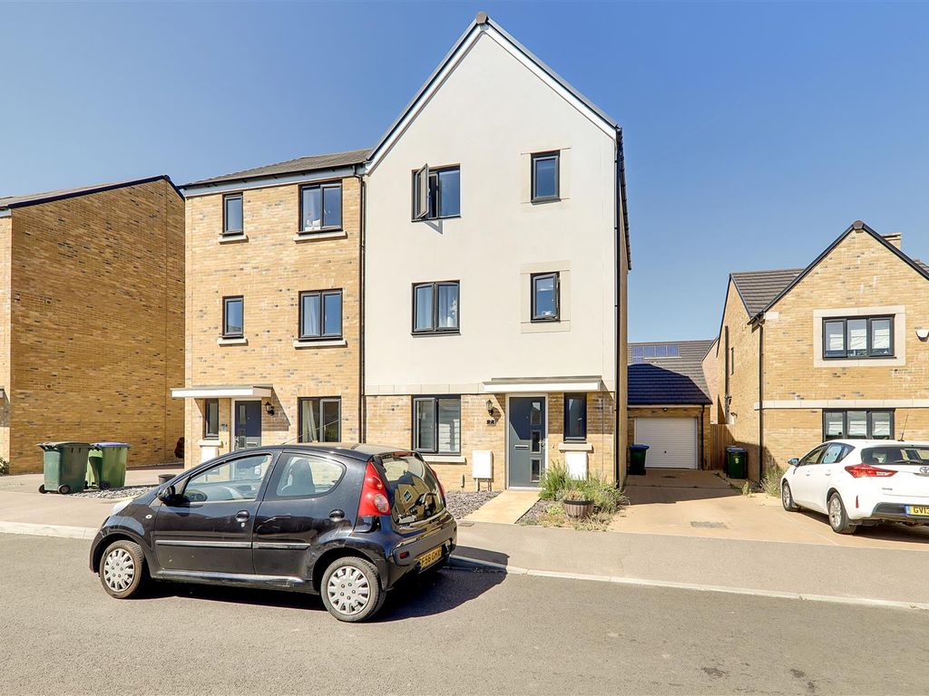 4 bed town house for sale in Kenney Drive, Wick, Littlehampton BN17