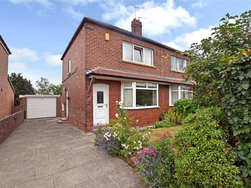 3 bed semidetached house for sale in Spring Avenue, Gildersome, Morley, Leeds LS27 Zoopla