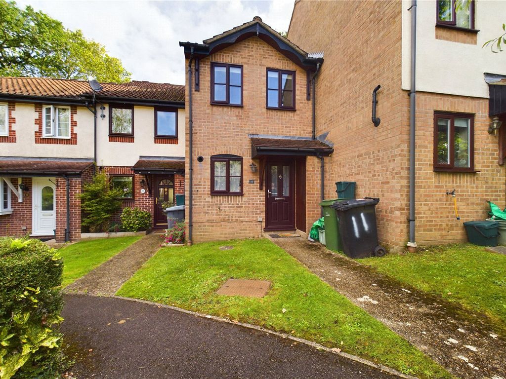 2 bed shared to rent in Horseshoe Crescent, Burghfield