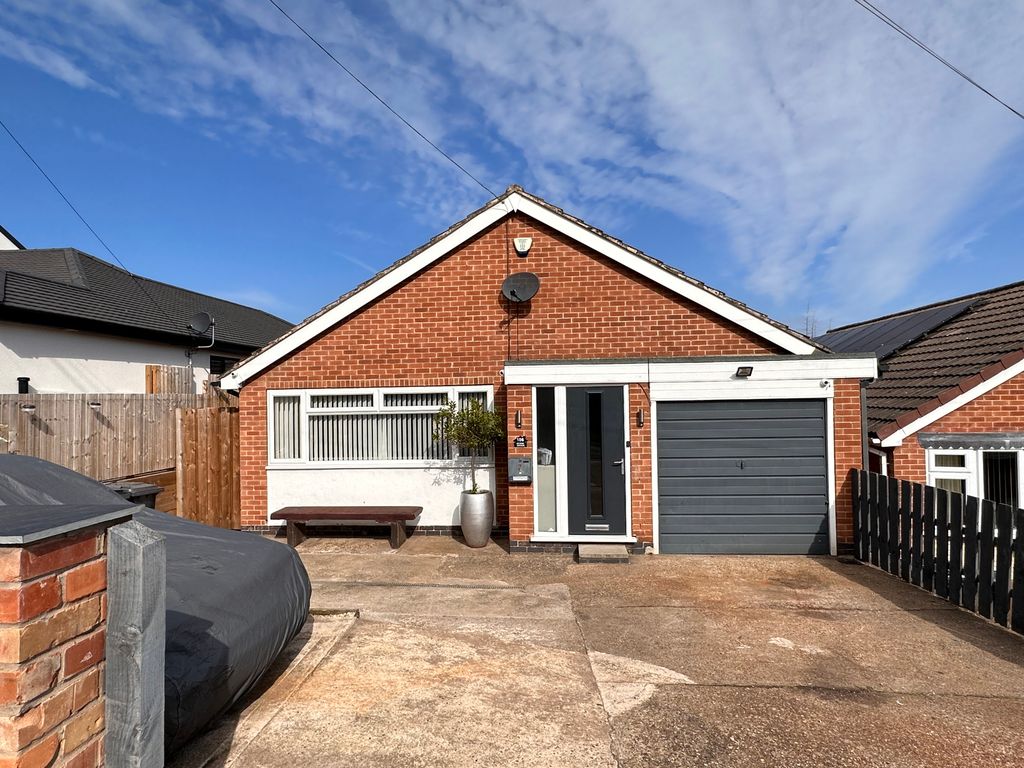 3 bed detached bungalow for sale in Second Avenue, Carlton, Nottingham