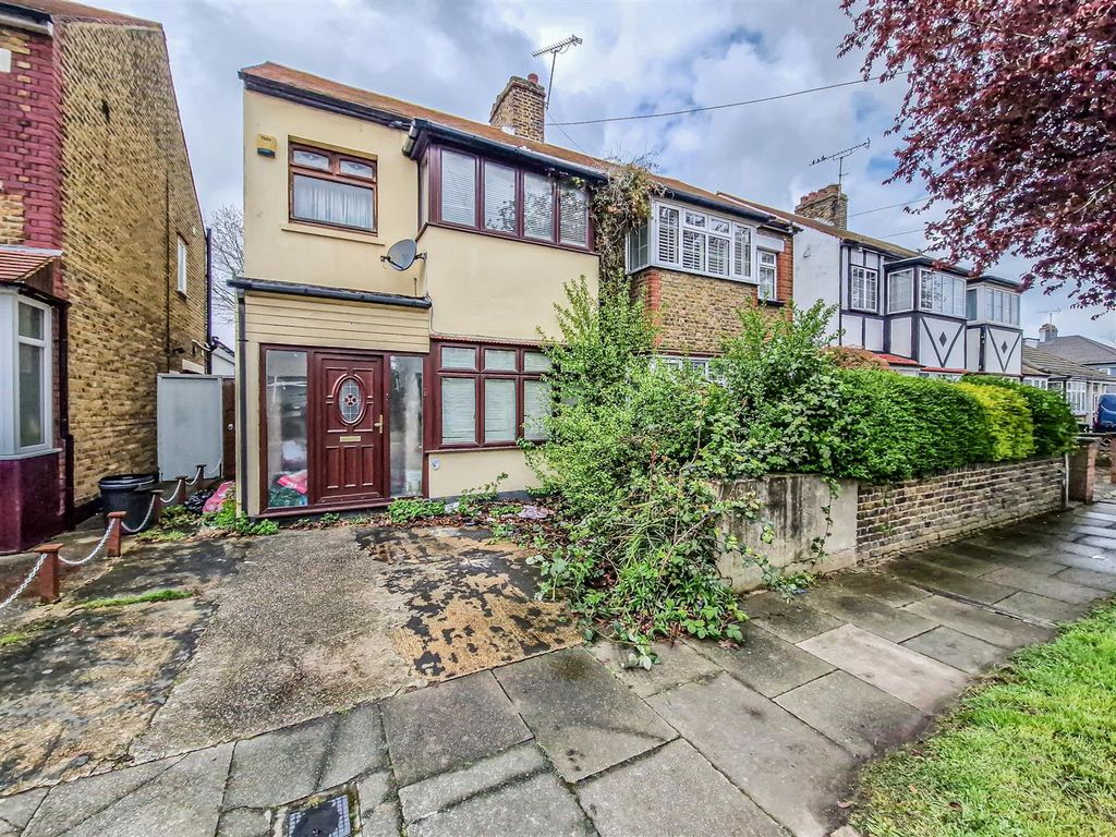 3 bed semidetached house for sale in Cromwell Road, SouthendOnSea