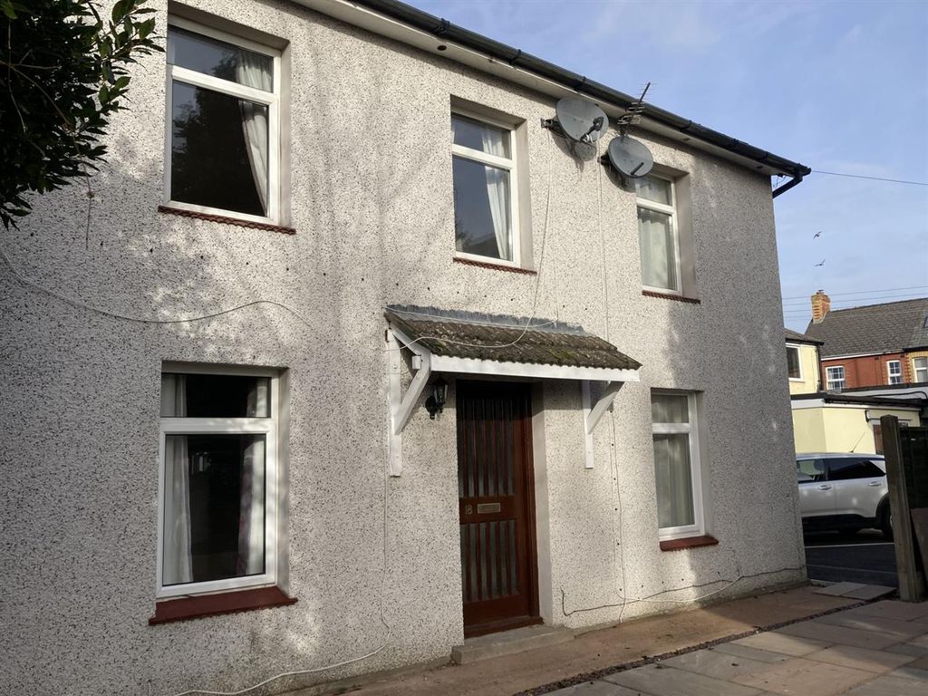 4 bed semidetached house to rent in Sandy Lane, Caldicot NP26, £1,400