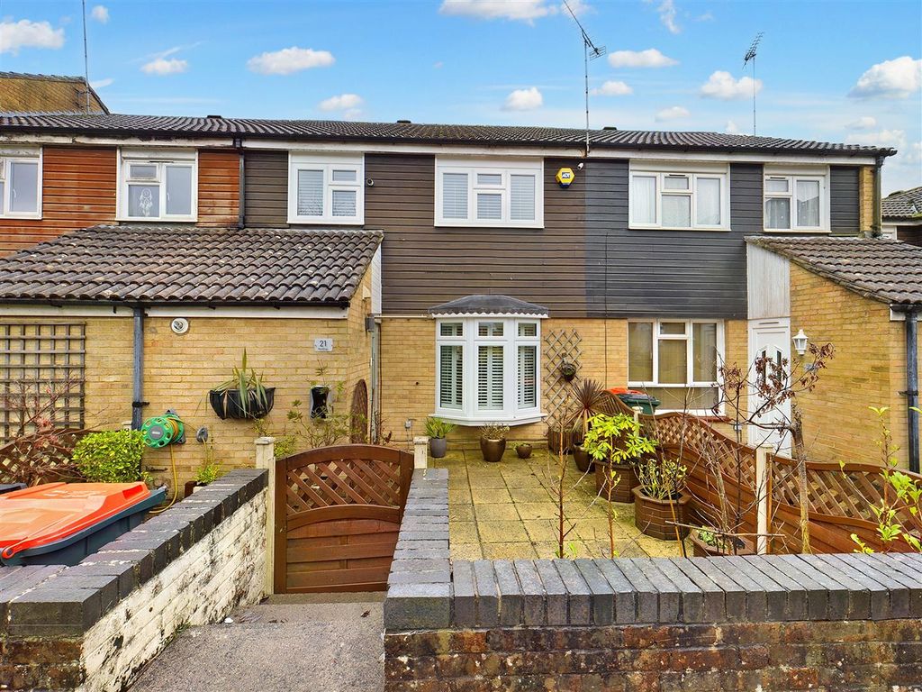 3 bed terraced house for sale in Reedings, Ifield, Crawley RH11 Zoopla