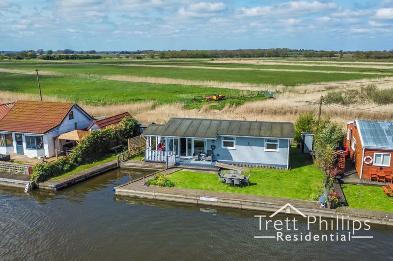 3 bed detached bungalow for sale in North West Riverbank, Potter