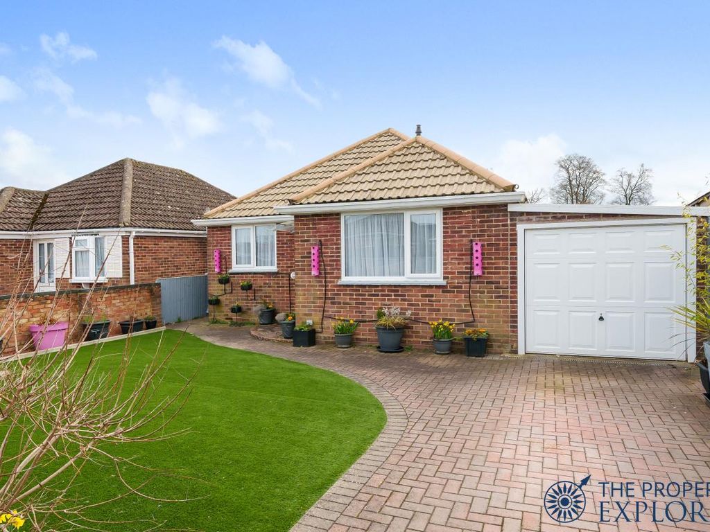 3 bed detached bungalow for sale in Woodroffe Drive, Basingstoke RG22
