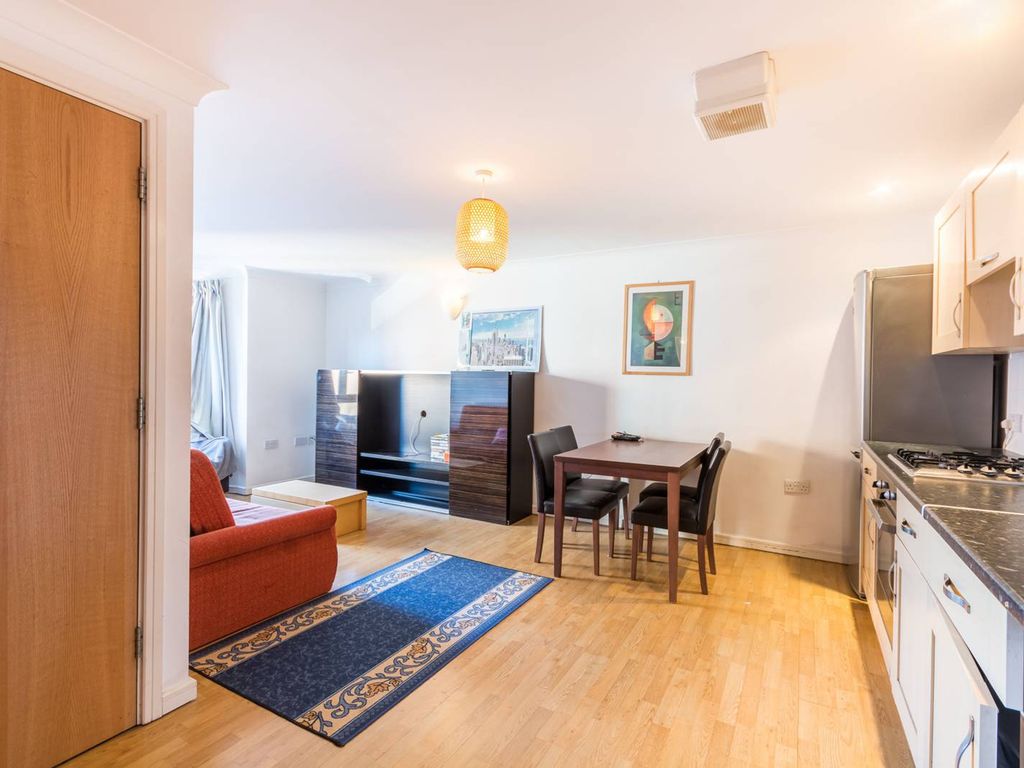2 bed flat to rent in Lewis Gardens, Stamford Hill, London N16 Zoopla