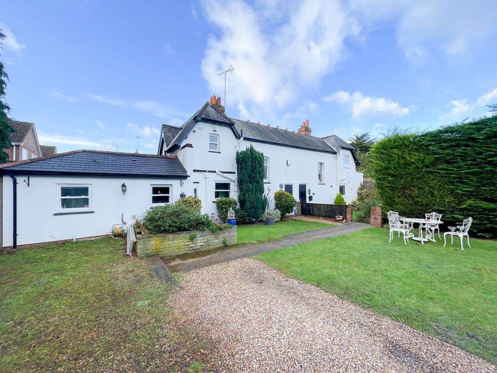 3 bed semidetached house for sale in St. Peters Road, Earley, Reading